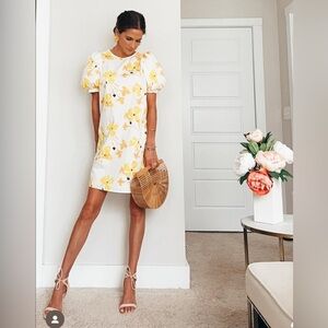 A new day summer  floral print yellow dress size Small puffy sleeve